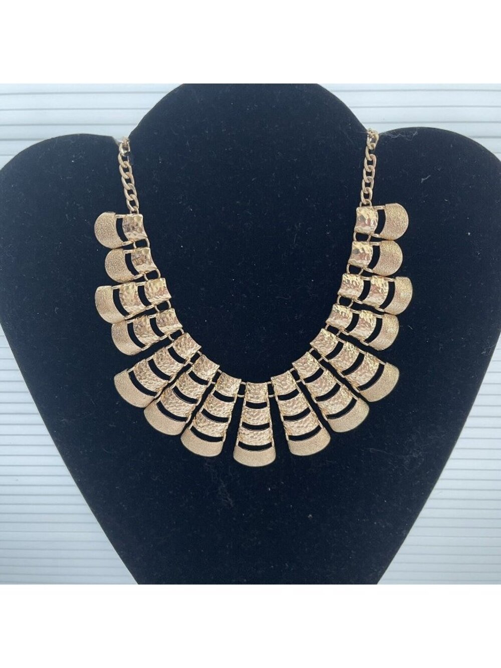 Vintage Gold Tone Hammered Collar Necklace Modernist Art Deco Statement 19"